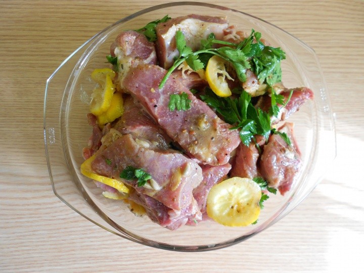 Шашлыки из свинины: лучшие рецепты с сочным и нежным мясом.