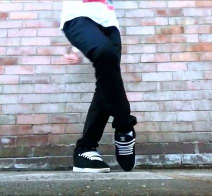Drum and Bass step – модный клубный танец. Как научиться танцевать драм-степ: советы для начинающих Танцевать под drum and bass
