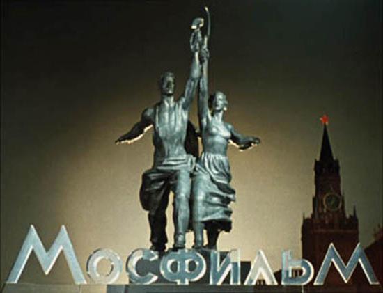"Рабочий и колхозница". Сложная судьба эталона соцреализма