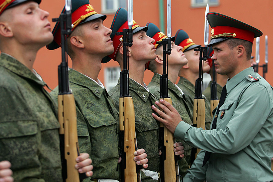 Расчет зарплаты военнослужащего. Военная служба по контракту — твой выбор
