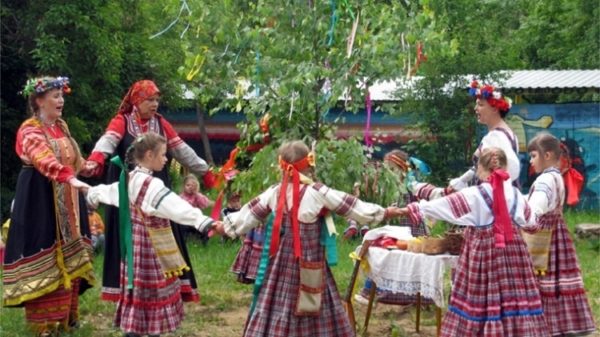 Что можно и чего нельзя делать на троицу. Что нельзя и что можно делать на троицу, приметы
