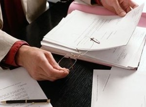 Схема сшивания документов нитками. Как прошить документы нитками в три дырки и пронумеровать правильно: инструкция, образец, фото