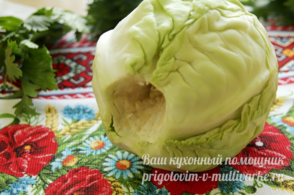 Как приготовить капусту для голубцов в микроволновке? Сколько минут займет весь процесс? Голубцы в микроволновке.