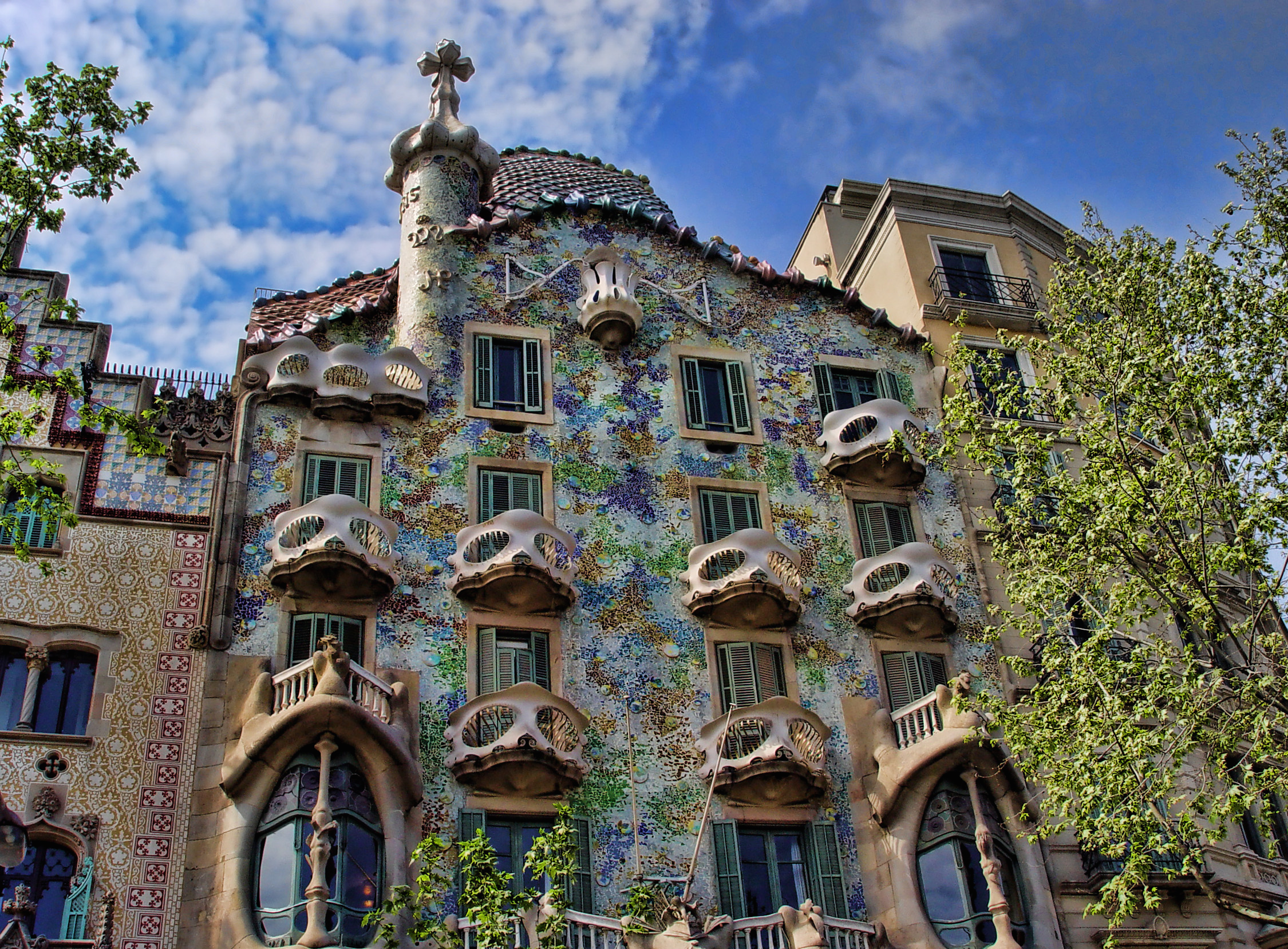 Gaudi испания. Семь чудес антонио гауди